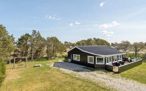 Styrmer - 1.2Km from the Sea: Huis, Huis, Deur, Dak, Verblijf, Landgoed, Tuin, Schaduw, Siding, Werf