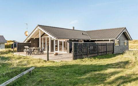 Horsten - 350M from the Sea: Hout, Dak, Architectuur, Huis, Huis, Verblijf, Landelijk Gebied, Siding, Veranda, Landgoed