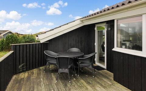 Appollina - 400M from the Sea: Struik, Stedelijk Ontwerp, Groundcover, Steen, Appartement, Landgoed, Metselwerk, Balkon, Landscaping