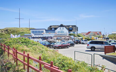 Appollina - 400M from the Sea: Struik, Stedelijk Ontwerp, Groundcover, Steen, Appartement, Landgoed, Metselwerk, Balkon, Landscaping
