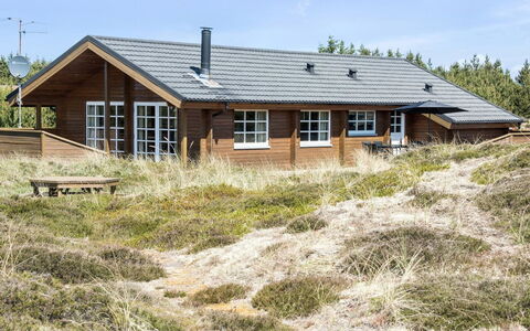 Eggerich - 900M from the Sea: Struik, Stedelijk Ontwerp, Groundcover, Steen, Appartement, Landgoed, Metselwerk, Balkon, Landscaping