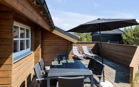 Eggerich - 900M from the Sea: Struik, Stedelijk Ontwerp, Groundcover, Steen, Appartement, Landgoed, Metselwerk, Balkon, Landscaping