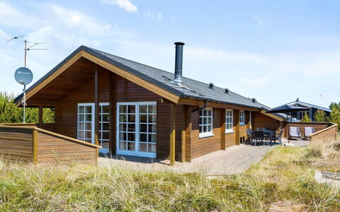 Eggerich - 900M from the Sea: Struik, Stedelijk Ontwerp, Groundcover, Steen, Appartement, Landgoed, Metselwerk, Balkon, Landscaping
