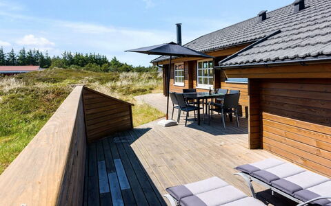 Eggerich - 900M from the Sea: Struik, Stedelijk Ontwerp, Groundcover, Steen, Appartement, Landgoed, Metselwerk, Balkon, Landscaping