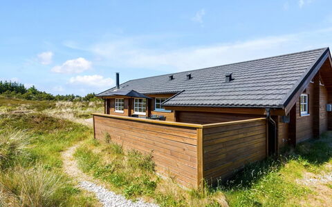Eggerich - 900M from the Sea: Struik, Stedelijk Ontwerp, Groundcover, Steen, Appartement, Landgoed, Metselwerk, Balkon, Landscaping