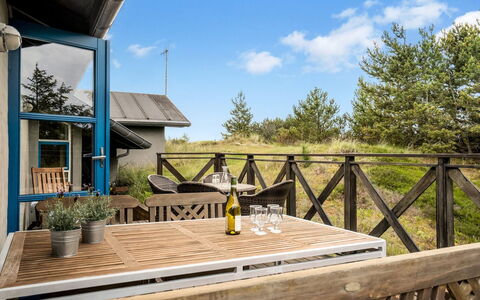 Bodulf - 600M from the Sea: Huis, Huis, Deur, Dak, Verblijf, Landgoed, Tuin, Schaduw, Siding, Werf
