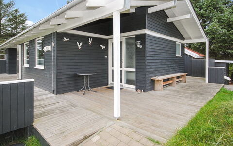 Amber - 500M from the Sea: Hout, Huis, Verblijf, Huis, Dak, Landelijk Gebied, Siding, Blokhut, Garden Gebouwen, Hardwood