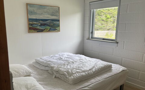Felicia - 800M from the Sea: Hout, Verdieping, Slaapkamer, Flooring, Bed, Bedding, Laken, Bed Frame, Kamer, Plafond
