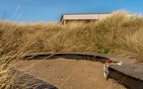 Ginne - 125M from the Sea: Dak, Land Lot, Verblijf, Huis, Landelijk Gebied, Schuur, Siding, Garden Gebouwen, Blokhut, Hut