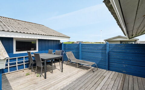 Joern - 300M from the Sea: Dak, Plain, Land Lot, Landelijk Gebied, Huis, Landgoed, Veld, Verblijf, Gazon, Voorstad