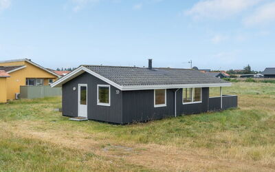 Svea - 400M from the Sea
