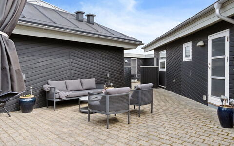 Frethi - 350M from the Sea: Dak, Huis, Huis, Verblijf, Siding, Landgoed, Oprit, Garden Gebouwen, Werf, Schuur