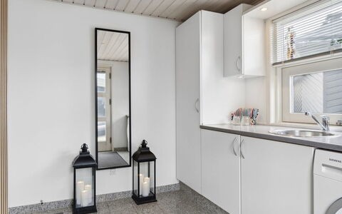 Frethi - 350M from the Sea: Dak, Huis, Huis, Verblijf, Siding, Landgoed, Oprit, Garden Gebouwen, Werf, Schuur