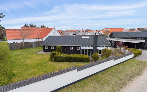 Frethi - 350M from the Sea: Dak, Huis, Huis, Verblijf, Siding, Landgoed, Oprit, Garden Gebouwen, Werf, Schuur