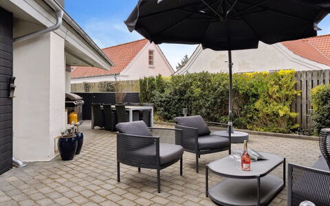 Frethi - 350M from the Sea: Dak, Huis, Huis, Verblijf, Siding, Landgoed, Oprit, Garden Gebouwen, Werf, Schuur