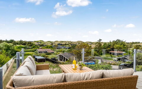 Skamhals - 700M from the Sea: Struik, Stedelijk Ontwerp, Groundcover, Steen, Appartement, Landgoed, Metselwerk, Balkon, Landscaping