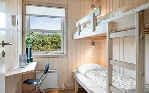 Hildburg - 1.5Km from the Sea: Slaapkamer, Hout, Stapelbed, Bed, Bedding, Bed Frame, Laken, Verdieping, Hardwood, Meubilair