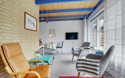 Otte - 500M from the Sea: Meubilair, Hout, Interieur Ontwerp, Flooring, Stoel, Verdieping, Plafond, Kamer, Woonkamer, Beits