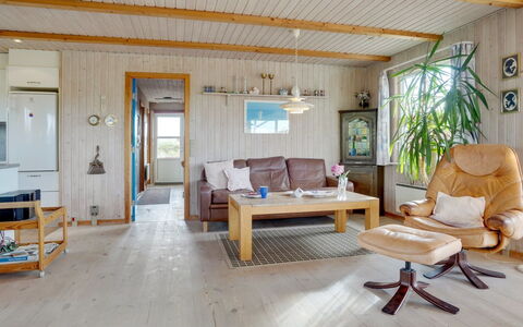 Dana - 290M from the Sea: Hout, Dak, Architectuur, Huis, Huis, Verblijf, Siding, Hardwood, Helling, Landgoed