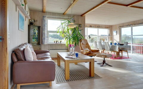 Dana - 290M from the Sea: Hout, Dak, Architectuur, Huis, Huis, Verblijf, Siding, Hardwood, Helling, Landgoed