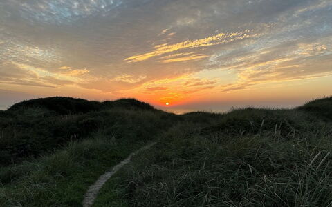 Annaliese - 175M from the Sea: Lucht, Wolk, Gras, Horizon, Natuur, Afterglow, Zonsondergang, Natuurlijk Landschap, Vegetation, Ecoregio