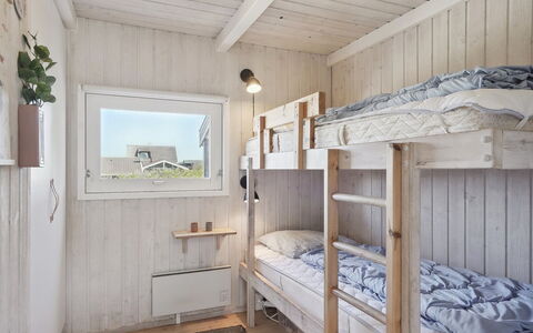 Dijana - 150M from the Sea: Hout, Dak, Architectuur, Huis, Huis, Verblijf, Siding, Hardwood, Helling, Landgoed