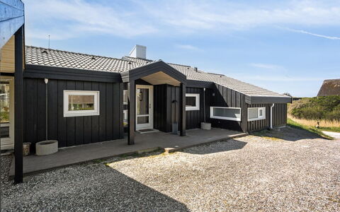 Dijana - 150M from the Sea: Hout, Dak, Architectuur, Huis, Huis, Verblijf, Siding, Hardwood, Helling, Landgoed