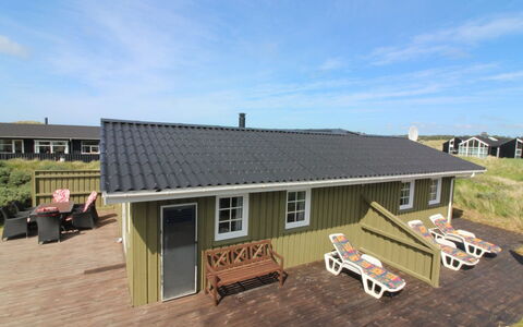 Arita - 250M from the Sea: Woongebied, Dak, Voorstad, Oprit, Landgoed, Schoorsteen