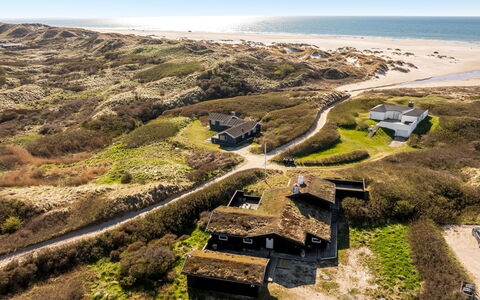 Rutha - 45M from the Sea: Hout, Huis, Verblijf, Huis, Dak, Landelijk Gebied, Siding, Blokhut, Garden Gebouwen, Hardwood