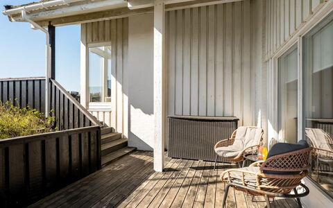 Rutha - 45M from the Sea: Hout, Huis, Verblijf, Huis, Dak, Landelijk Gebied, Siding, Blokhut, Garden Gebouwen, Hardwood