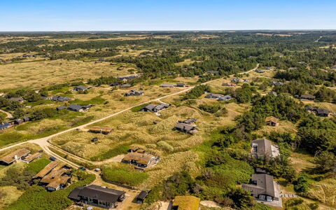 Ejnarine - 300M from the Sea: Ecoregio, Landschap, Plain, Land Lot, Plantengemeenschap, Landelijk Gebied, Veld, Vogelperspectief, Luchtfotografie, Dorp