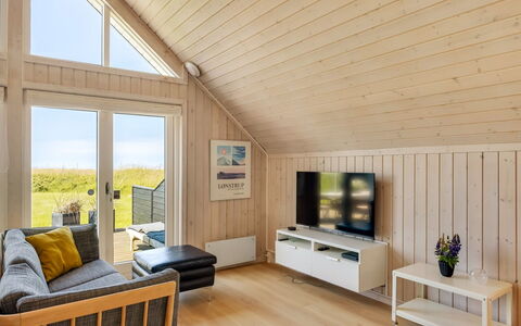 Ger - 200M from the Sea: Hout, Flooring, Interieur Ontwerp, Plafond, Verdieping, Houten Vloer, Kamer, Hardwood, Woonkamer, Beits