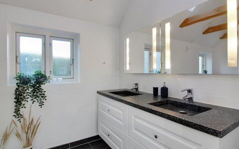 Iara - 6Km from the Sea: Appartement, Schaduw, Balkon, Stoel, Hek, Buitenmeubels, Aluminium, Kunstgras