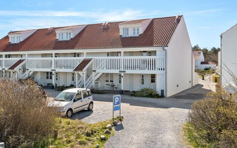 Aline - 1Km from the Sea: Landgoed, Oprit, Balkon