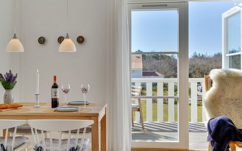 Aline - 1Km from the Sea: Meubilair, Interieur Ontwerp, Flooring, Hout, Verdieping, Stoel, Tafel, Keuken En Eettafel, Kamer, Eetkamer