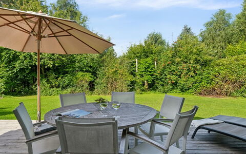 Batsha - 350M from the Sea: Meubilair, Buitenmeubels, Stoel, Tafel, Buitentafel, Keuken En Eettafel, Patio, Koffietafel, Tuin, Natuurlijk Materiaal