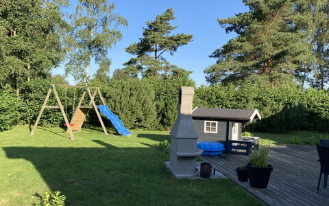 Toa - 600M from the Sea: Dak, Huis, Land Lot, Huis, Verblijf, Landgoed, Garden Gebouwen, Schaduw, Blokhut, Landscaping