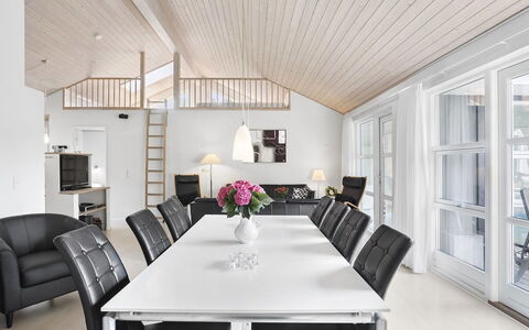 Toa - 600M from the Sea: Dak, Huis, Land Lot, Huis, Verblijf, Landgoed, Garden Gebouwen, Schaduw, Blokhut, Landscaping