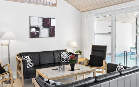 Toa - 600M from the Sea: Dak, Huis, Land Lot, Huis, Verblijf, Landgoed, Garden Gebouwen, Schaduw, Blokhut, Landscaping