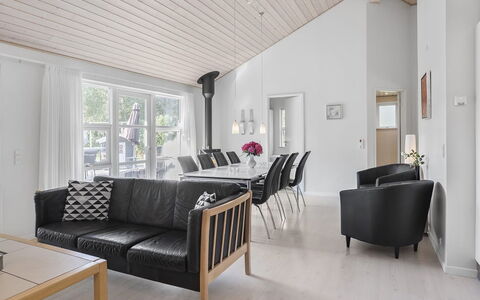 Toa - 600M from the Sea: Dak, Huis, Land Lot, Huis, Verblijf, Landgoed, Garden Gebouwen, Schaduw, Blokhut, Landscaping
