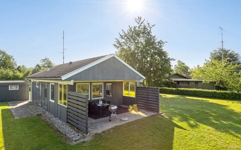 Davida - 400M from the Sea: Hout, Beits, Plank, Hardwood, Verblijf, Dek, Siding, Schaduw, Houten Vloer, Garden Gebouwen