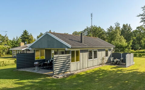 Davida - 400M from the Sea: Hout, Beits, Plank, Hardwood, Verblijf, Dek, Siding, Schaduw, Houten Vloer, Garden Gebouwen