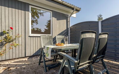 Davida - 400M from the Sea