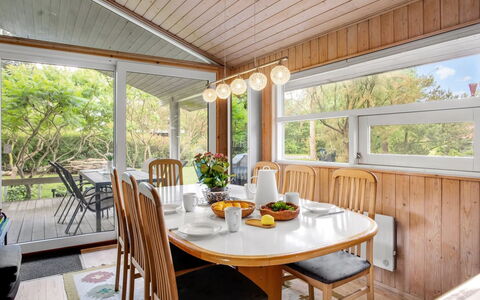 Fatlinda - 1Km from the Sea: Interieur Ontwerp, Meubilair, Hout, Flooring, Plafond, Lichte Inrichting, Verdieping, Eetkamer, Keuken En Eettafel, Verlichting