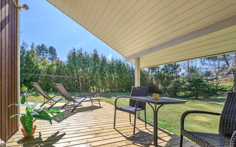 Wegher - 650M from the Sea: Dak, Huis, Land Lot, Huis, Verblijf, Landgoed, Garden Gebouwen, Schaduw, Blokhut, Landscaping