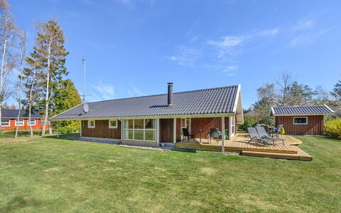 Wegher - 650M from the Sea: Dak, Huis, Land Lot, Huis, Verblijf, Landgoed, Garden Gebouwen, Schaduw, Blokhut, Landscaping