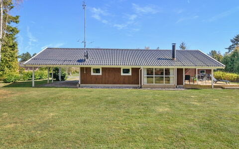 Wegher - 650M from the Sea: Dak, Huis, Land Lot, Huis, Verblijf, Landgoed, Garden Gebouwen, Schaduw, Blokhut, Landscaping