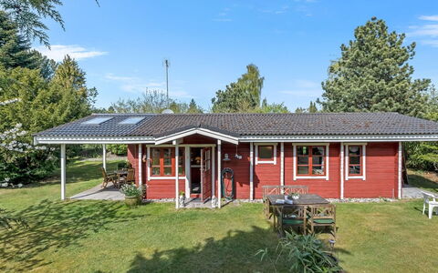 Berit - 700M from the Sea: Hout, Huis, Verblijf, Huis, Dak, Landelijk Gebied, Siding, Blokhut, Garden Gebouwen, Hardwood