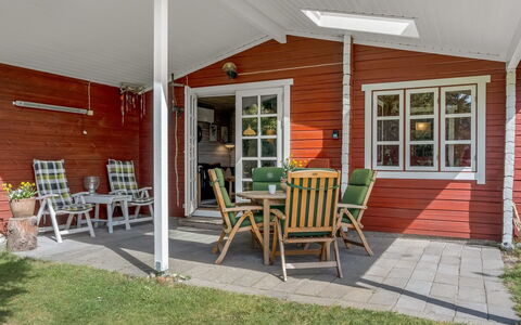 Berit - 700M from the Sea: Hout, Huis, Verblijf, Huis, Dak, Landelijk Gebied, Siding, Blokhut, Garden Gebouwen, Hardwood