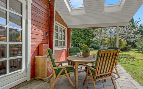 Berit - 700M from the Sea: Hout, Huis, Verblijf, Huis, Dak, Landelijk Gebied, Siding, Blokhut, Garden Gebouwen, Hardwood